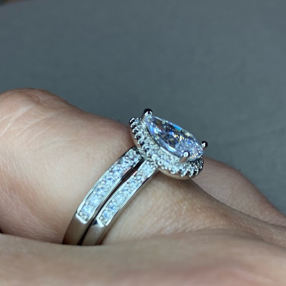 STUNNING Pear Shaped Ring & band SET gemstone style ring luxury party clear - Picture 4 of 6